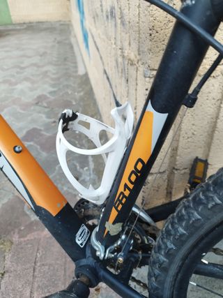 Bicicleta Opus FR100 Negra y Naranja