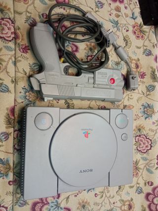 PlayStation 1 (PS1) Gris + Pistola Namco