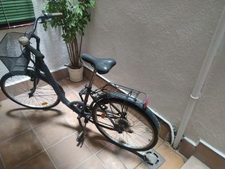 Bicicleta Paseo Negra con Cesta