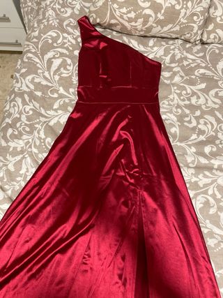 Vestido rojo largo de fiesta con abertura