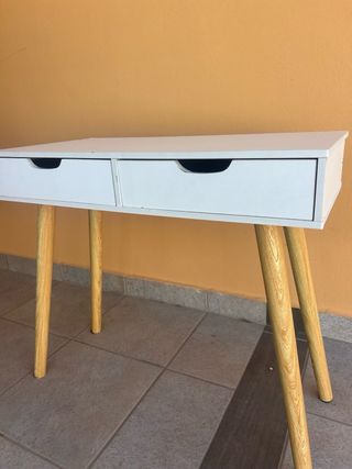 Mesa auxiliar nórdica blanca y madera