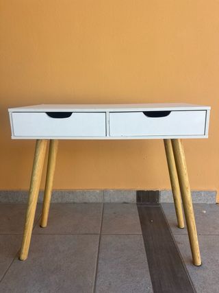 Mesa auxiliar nórdica blanca y madera