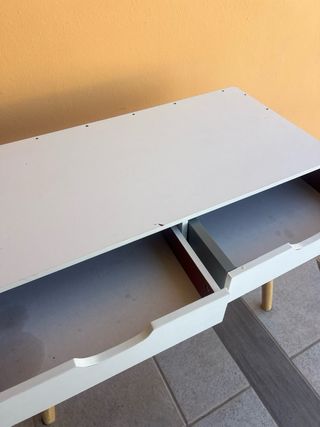 Mesa auxiliar nórdica blanca y madera