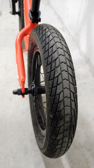 Bicicleta COLUER Infantil sin pedales y con freno.