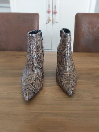 Botines Mango Piel Serpiente