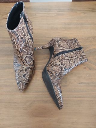Botines Mango Piel Serpiente
