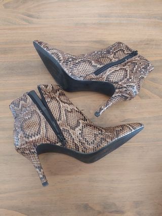 Botines Mango Piel Serpiente