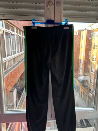 Pantalón Adidas Negro y Verde