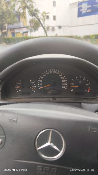 Mercedes-Benz Clase E 2002