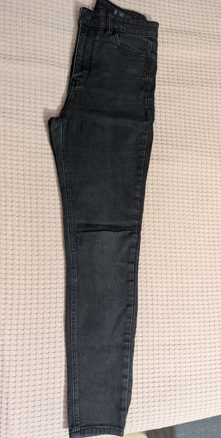 Pantalón tejano negro