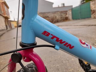 Bicicleta infantil B'TWIN azul y rosa