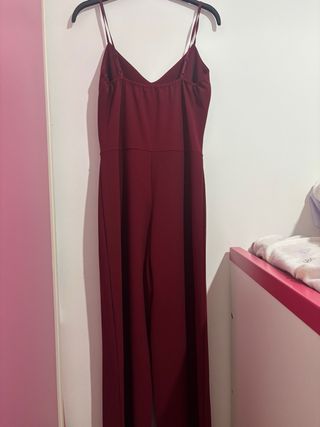 Mono fiesta rojo con cinturón dorado