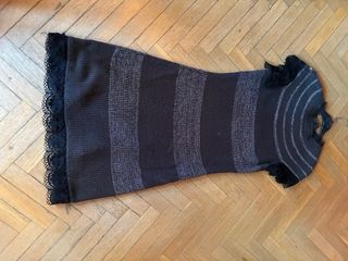 Vestido de invierno negro y dorado