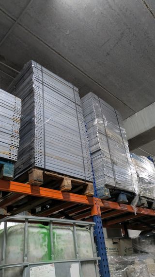 Bandejas para estantería metálica blanca