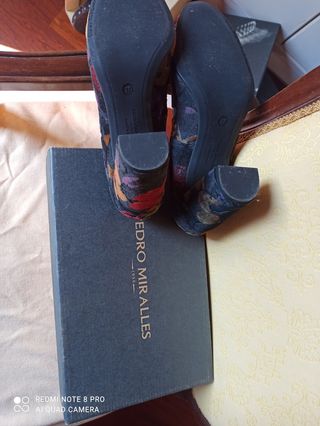 Zapatos Pedro Miralles Talla 37 Mujer. Sin extrena
