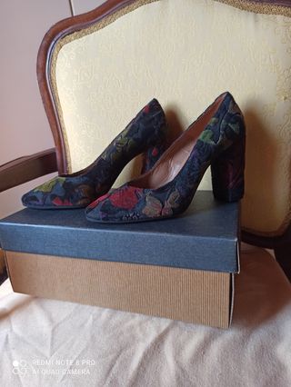 Zapatos Pedro Miralles Talla 37 Mujer. Sin extrena