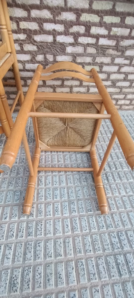 OFERTA DE HOY 4 Sillas de madera