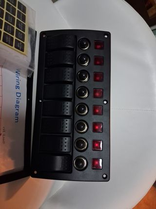 Panel de 8 interruptores con luces LED