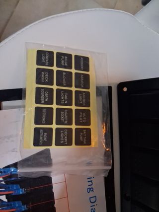 Panel de 8 interruptores con luces LED