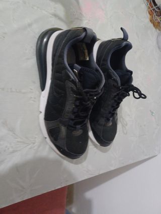 Zapatillas Nike Air Max 270 Negras Blancas