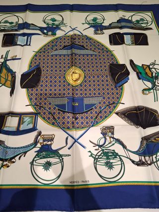 Pañuelo Hermès Azul y Dorado