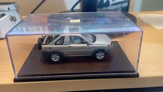 Universal Hobbies 1/43 Land Rover Freelande 1998 O