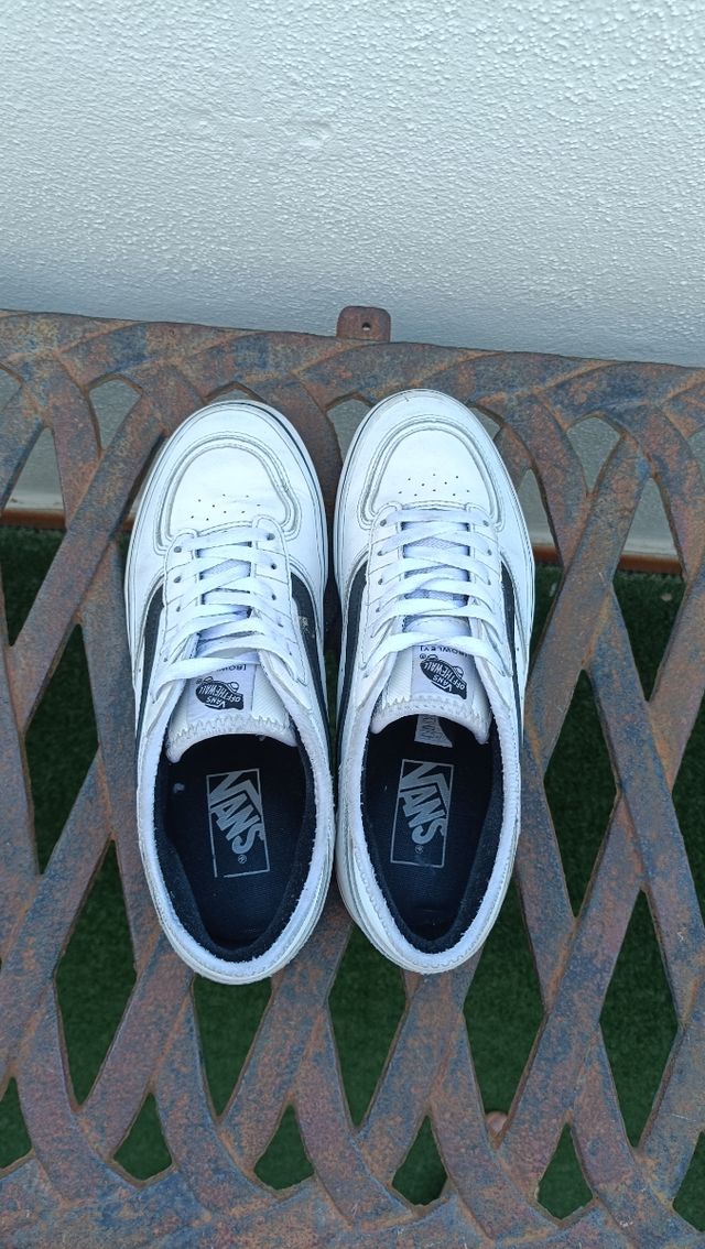 Zapatillas Vans de cuero blancas