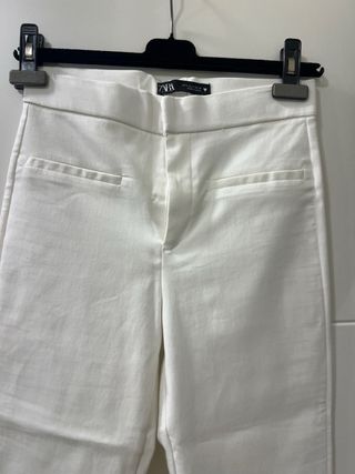 Pantalón Zara blanco flare