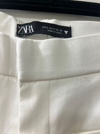 Pantalón Zara blanco flare