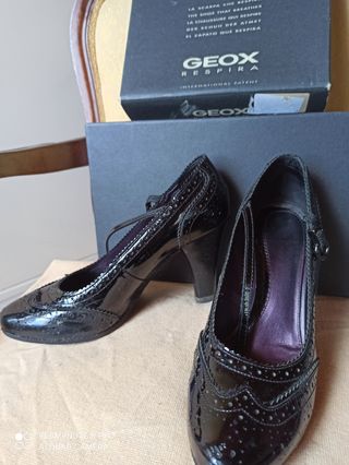 Zapatos Geox charol negro tacón talla 37