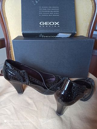 Zapatos Geox charol negro tacón talla 37