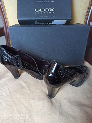 Zapatos Geox charol negro tacón talla 37