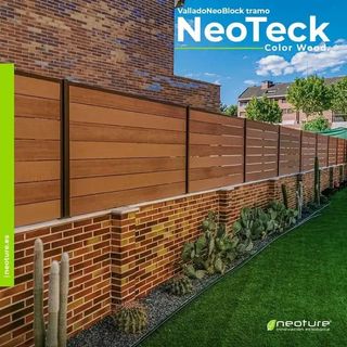 Césped artificial y vallas y tarimas