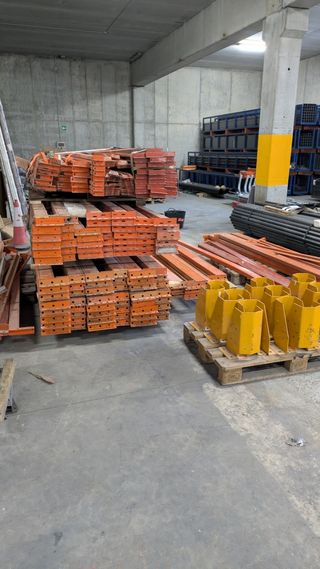 Traverse in metallo per scaffali industriali
