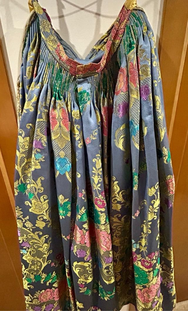 Traje de fallera azul y multicolor