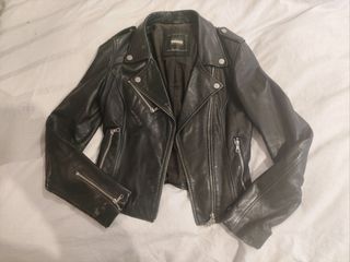 Cazadora cuero Zara negra