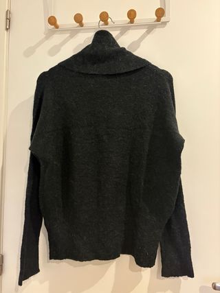 Jersey cuello vuelto negro