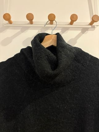 Jersey cuello vuelto negro