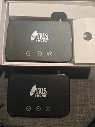 2 Decodificadores/receptores IRIS 9860 HD 