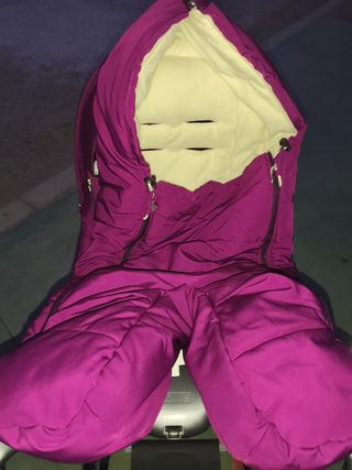 Carro de bebé morado Marca Stokke