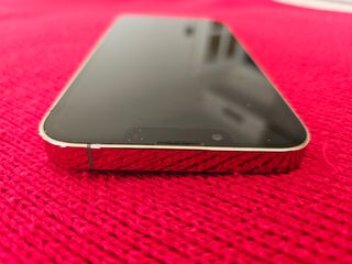 iPhone 13 Pro Dorado 256GB + 6 Fundas