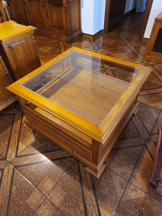 Mesa de centro de madera y cristal