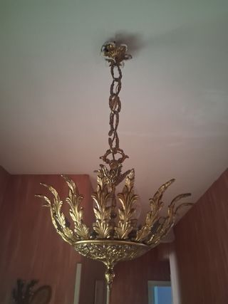 Lámpara de techo dorada