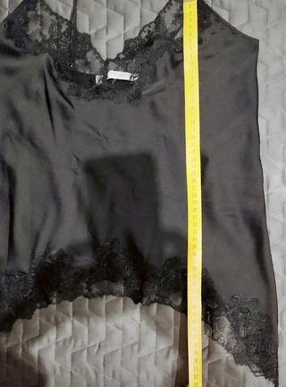 Top lencero encaje. Zara.