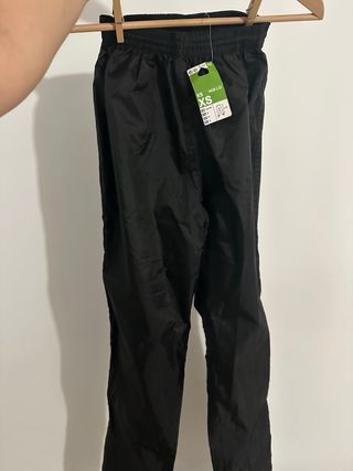 Pantalón chubasquero negro talla XS