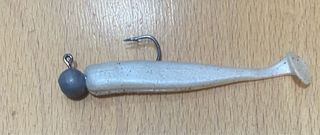 4 señuelos de pesca variados