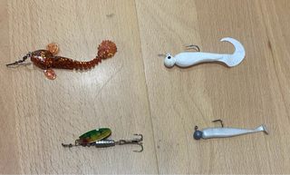 4 señuelos de pesca variados