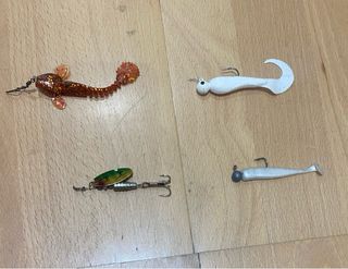 4 señuelos de pesca variados