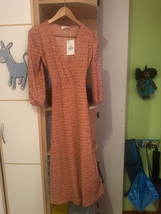 Vestido naranja y rosa