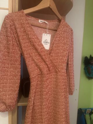 Vestido naranja y rosa